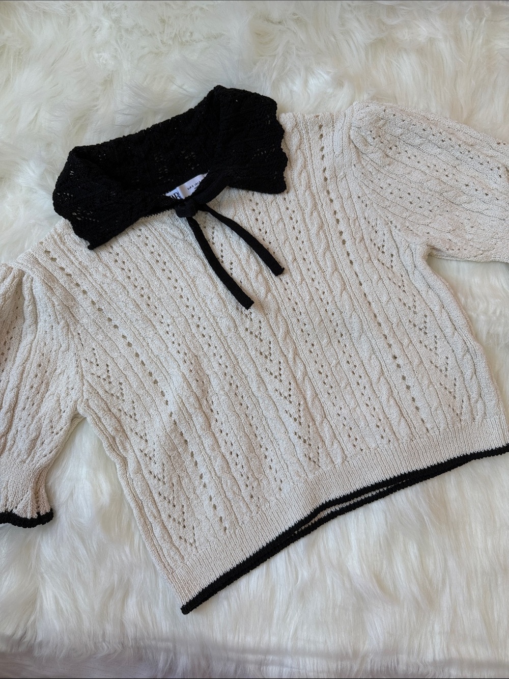 Zara Cream Knit Sweater with Black Detachable Collar